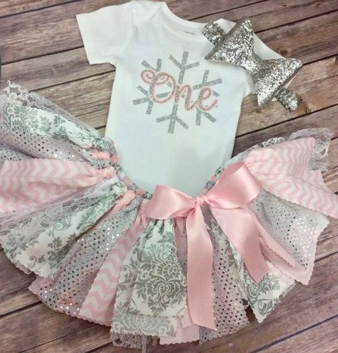 Birthday Winter Outfit, 1st Birthday Winter Onederland, Winter Baby Birthday, Winter Onederland Outfit, Winter Onederland Party Girl 1st Birthdays, 1st Birthday Winter, Winter Onederland Party Girl, First Birthday Winter, Winter Wonderland Birthday Party