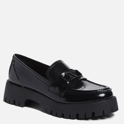 Brand New Never Worn! Black Chunky Loafers. Shiny Black Color Unfortunately Too Big On Me. Id Say It Runs A Half Size Big. Chunky Black Loafers Outfit Work, Black Loafers Outfit Work, Guess Loafers, Zapatos Aesthetic, Black Loafers Outfit, Loafers And Socks, High Heel Loafers, Black Loafer Shoes, Black And White Flats