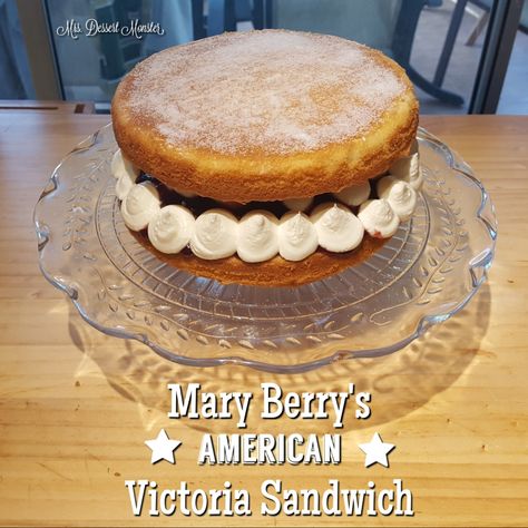 Mary Berry Recipes Baking, Mary Berry Cakes, Perfect Vanilla Cake, British Baking Show Recipes, Victoria Sandwich, British Pudding, The Great British Baking Show, British Bake Off Recipes, Great British Baking Show