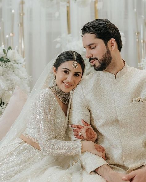 Styled in Pakistan (@styledinpakistan) • Instagram photos and videos Nikkah Aesthetic Couple, Nikkah Couple Poses, Nikkah Photoshoot Ideas, Engagement Preparation, Nikkah Photos, Nikkah Aesthetic, Nikkah Photoshoot, Nikkah Shoot, Nikkah Decor