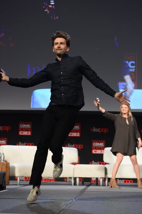 David Tennant panel at the C2E2 photo @ClareKramer John Mcdonald, David Tennant Doctor Who, Rory Williams, The Tardis, David Michael, 10th Doctor, Tenth Doctor, Michael Sheen, Dr Who