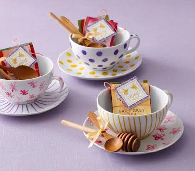 a favour idea for your bridal shower Tea Party Bridal Shower Favors, Modern Tea Party, Baby Shower Favours For Guests, Shower Prizes, Simple Bridal Shower, Bridal Tea Party, Tea Party Favors, Modern Bridal Shower, Tea Cups And Saucers