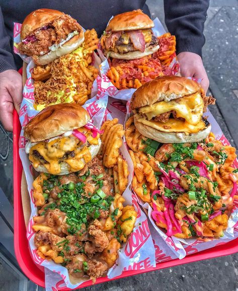 Dirty Fries, Foodie Pics, Food L, Dinner Meals, Mouth Watering Food, Food Trends, Beauty Photos, Food Cravings, No Cook Meals