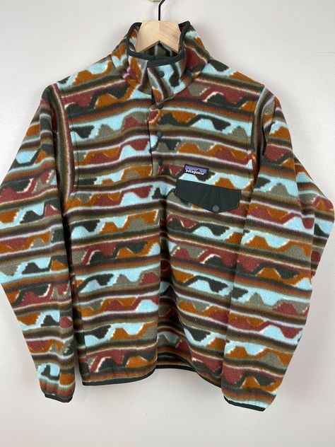 Patagonia Synchilla 1/4 Snap T Pullover Fleece Jacket Striped Waves XXS Unisex. Excellent used condition, feels new Fleece Jacket Patagonia, Pacific Northwest Style Clothes, Oregon Clothes, Vintage Hiking Outfit, Granola Clothes, Indie Wardrobe, Aztec Clothing, Vintage Patagonia Fleece, Granola Girl Outfits