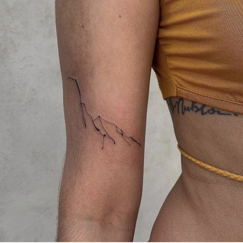 Dolomites Tattoo, Landslide Tattoo, Home Tattoo Ideas, Cliffs Tattoo, Tasteful Tattoos, Mother Daughter Tattoos, Mountain Tattoo, Discreet Tattoos, Tattoos For Daughters