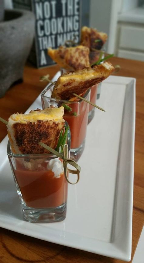 Grilled Cheese Shooters Blue And Brown Baby Shower, Mini Grilled Cheese, Grilled Cheese Tomato Soup, Brown Baby Shower, Grilled Cheese With Tomato, Shooter Recipes, Cheese And Tomato, Soup Appetizers, Cheese Tomato