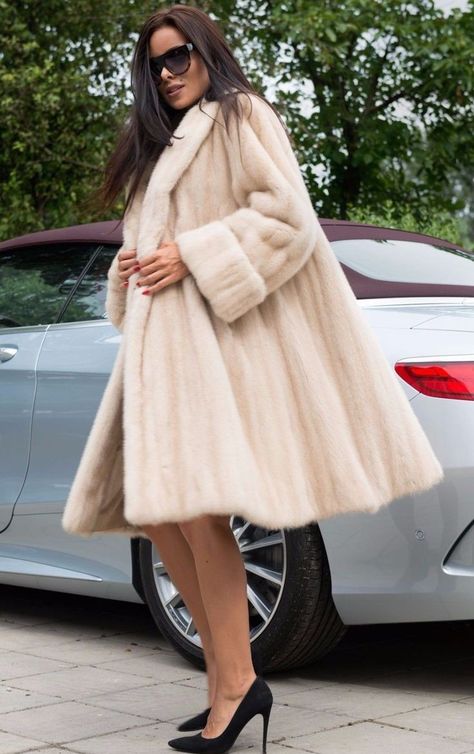 Fox Jacket, Long Fur Coat, Winter Fur Coats, Mink Coat, White Fur, Jacket Long, Fur Fashion, Mink Fur, Winter Coat