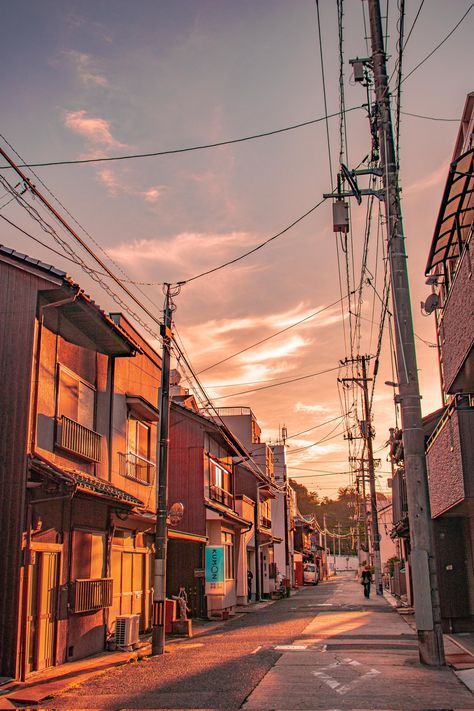 Sunset In Japan, Bathroom Objects, Perspective Photos, City Streets Photography, Kitchen Objects, Aesthetic Architecture, Reference Photos For Artists, Japan Landscape, Perspective Photography