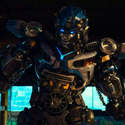 Mirage X Noah, Transformers Icon, Mirage Transformers, Transformers Film, Transformers Rise Of The Beasts, Rise Of The Beasts, Ron Perlman, Transformers Autobots, Shia Labeouf