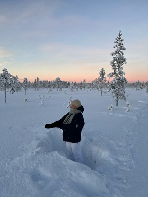 Winter In Scandinavia, Finland Winter Outfit, Finland Aesthetic Winter, Winter Aesthetic Vibes, Finland Outfit Winter, Lapland Outfit, Winter Post Ideas, Cold Winter Aesthetic, Sweden Snow