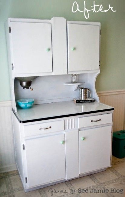 DIY Project: Sellers hoosier Cabinet Makeover - See Jamie blog Hoosier Cabinet Makeover, Sellers Cabinet, Bakers Cabinet, Cabinet Makeover Diy, Diy Kitchen Cabinets Makeover, Diy Cupboards, Vintage Kitchen Cabinets, Relaxed Homeschooling, Hoosier Cabinets