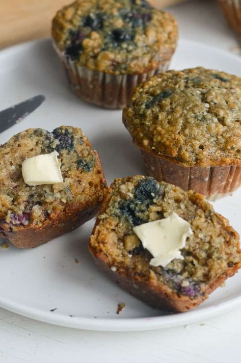 Banana Blueberry Oatmeal Muffins (EASY) - Nourished by Nic Blueberry Banana Bran Muffins, Blueberry Oatmeal Muffins Easy, Highschool Lunch, Banana Blueberry Oatmeal Muffins, Banana Bran Muffins, Blueberry Oat Muffins, Flax Seed Muffins, Snacking Cake, Bars Cookies