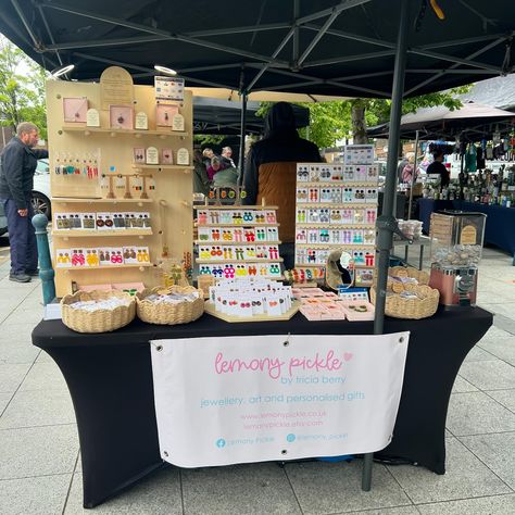 Another weekend of markets completed 🙌 Saturday at East Riddlesdon Hall with @tillyandprimroseartisanmarkets, what a beautiful venue, and I met lots of fab stall holders, I could have spent a fortune 😂 Today I was in my usual spot at Prestwich @_makersmarket and despite the rain and chilly temperatures we had a great day. So if you visited my stall at either of this weekends venues and admired or bought from me then thank you so much, it’s really appreciated 🥰😍🤗 I’ve got a busy week coming ... Market Day Stall Ideas, Market Stall Display, Farmers Market Display, Stall Display, Fair Display, Market Display, Craft Stalls, Craft Fair Displays, Market Displays