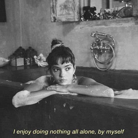 #mindyourself on Instagram: “Do you? 🖤 #mindyourself via @lost.in.pieces Check the link in bio for new arrivals!” Bathtub Photography, Inka Williams, Film Photography 35mm, Shoot Film, Black And White Film, Photoshoot Concept, Cute Poses For Pictures, Branding Photoshoot, Fine Art Photo