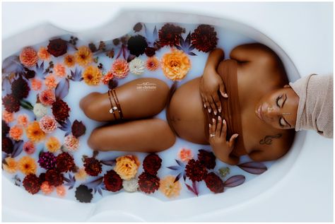 Milkbath Gorgeous Mom To Be - Pregnancy Milkbath Pregnancy Photos Black Women, Bathtub Maternity Shoot, Diy Pregnancy Photoshoot At Home, Winter Maternity Photos, Milk Bath Maternity, Cute Pregnancy Pictures, Maternity Photography Studio, Maternity Studio, Maternity Photoshoot Outfits