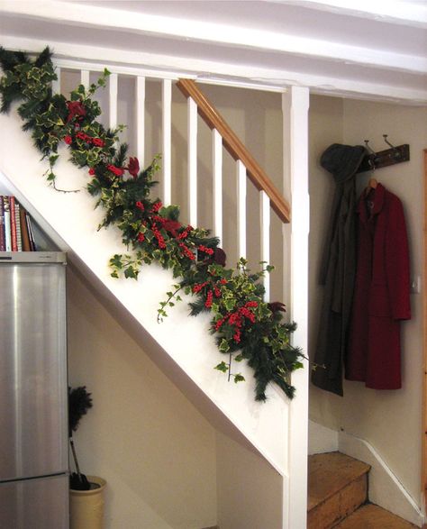 30 Beautiful Christmas Decorations That Turn Your Staircase into a Fairy tale | Architecture, Art, Desings - Daily source for inspiration and fresh ideas on Architecture, Art and Design Christmas Banister, Christmas Stairs Decorations, Christmas Staircase Decor, Christmas Stairs, Christmas Staircase, Christmas Decorations Garland, Beautiful Christmas Decorations, Have Inspiration, Noel Christmas