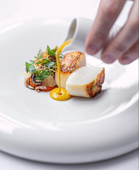 Gastronomic Food, Fine Dining Plating, Art Of Plating, Roasted Root Veggies, Gourmet Food Plating, Gourmet Appetizers, Fine Dining Recipes, The Isle Of Skye, Honey Buns