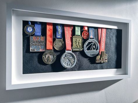 Simple Medal Display, Display Running Medals, Medal Trophy Display Ideas, Display Medals Ideas, Medal And Trophy Display Ideas, Marathon Medal Display Ideas, Medal Frames Ideas, Race Medal Display Ideas, Trophy Wall Display Ideas