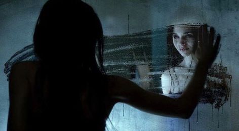 Mirror Image Art, Look At Mirror, Girl Looking In Mirror, Woman In Mirror, Revenge Photos, Revenge Art, Film Cult, India Eisley, Mira Sorvino