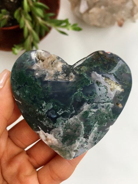 Moss Agate Aesthetic, Agate Aesthetic, Miss Agate, Rock Village, Moss Agate Crystal, Moss Agate Stone, Green Moss Agate, Stone Crystal, Agate Crystal