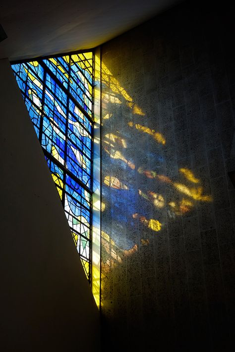 Stained Glass Photography, Stained Glass Church, Stained Glass Light, Take Me To Church, Faux Stained Glass, Through The Looking Glass, Stained Glass Window, Stained Glass Art, Beautiful Architecture