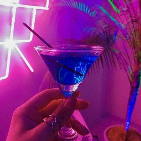 Vaporwave Tumblr, Kardashian Makeup, Makeup Memes, Alcohol Aesthetic, Vaporwave Aesthetic, Neon Aesthetic, Picture Collage Wall, Pastel Pink Aesthetic, Neon Party