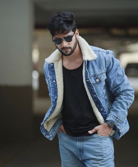 Denim Fur Jacket Outfit, Denim Fur Jacket, Jacket Outfit Men, Fur Jacket Outfit, Denim Sherpa Jacket, Denim Jacket With Fur, Jacket Outfit, Sherpa Jacket, Fur Jacket