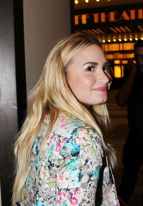 Demi Lovato Blonde Hair, Demi Wilmer, Demi Lovato Albums, Smokey Robinson, Photo L, Demi Lovato, Beyonce, Blonde Hair, Blonde