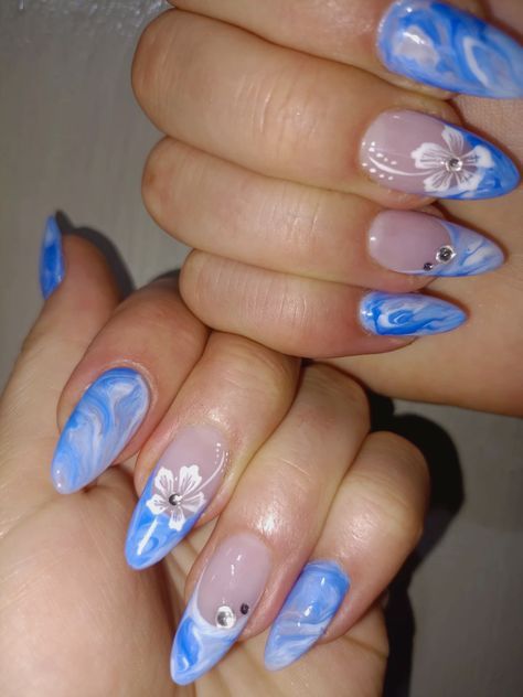 Blue Hibiscus Nails, Nails Hibiscus Flower, Nails Hibiscus, Hibiscus Flower Nails, Nails Painted, Beachy Nails, Nail Trend, Simple Gel Nails, Dope Nail Designs