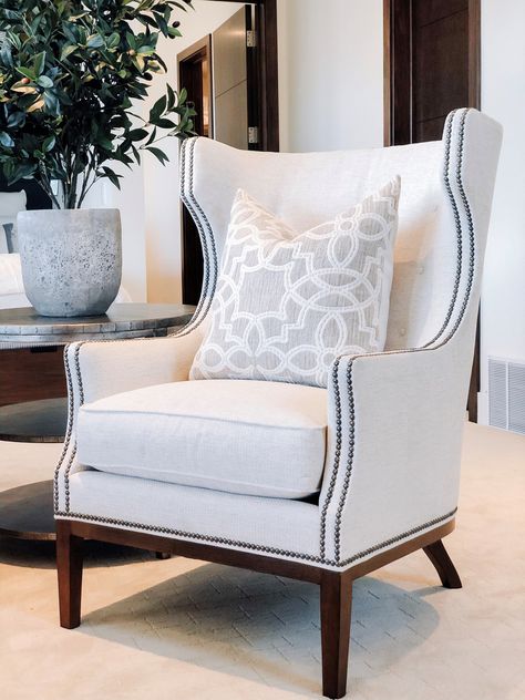 3 Must-Have Chair Frames for 2020 Living Room Chair Decor, Contemporary Living Room Chairs, High Back Accent Chairs, Luxury Sofa Living Room, Sofa Design Wood, Sitting Room Chairs, Elegant Living Room Design, Chair Ideas, Living Room Design Inspiration