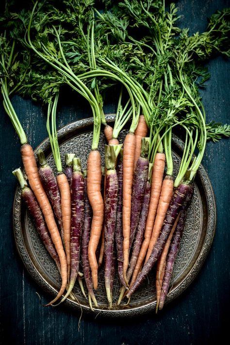 From Endurance To Immunity To Mental Health: See Which Root Vegetable Is Right For You | Peaceful Dumpling Grow Carrots, Energy Boosting Foods, World Vegetarian Day, Vegetarian Day, Zucchini Flowers, Vegetable Pictures, Vegetarian Lifestyle, Home Grown Vegetables, Healthy Benefits