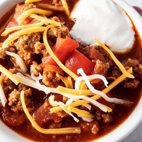 Low Carb Turkey Chili - ForgetSugar Brisket Soup Recipes, Turkey Chilli Recipes, Keto Turkey Chili, Chili Recipe Without Beans, Brisket Soup, Brisket Chili Recipe, Easy Homemade Chili Recipe, Homemade Chili Seasoning Mix, Low Calorie Meal Ideas