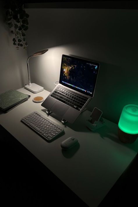 Products or similar in photo tagged below. Programmers Desk, Macbook Pro Setup, Gaming Laptop Setup, Minimalist Desk Design, Best Laptops For Students, Minimal Desk Setup, Bedroom Organization Tips, Laptop Setup, Minimal Desk