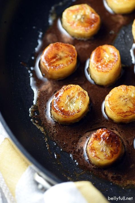 cooked sliced bananas with honey, butter, and cinnamon in a fry pan...Honeycrate | Myhoneycrate | Rawhoney | Nationalhoneymonth | Honeymonth | Honey | Honeyrecpies  #honeycrate #myhoneycrate #rawhoney #nationalhoneymonth #honeymonth #honey #honeyrecpies Fried Honey Bananas, Pineapple Fritters, Best Homemade Spaghetti Sauce, Butter Cinnamon, Homemade Spaghetti Sauce, Honey Water, Fried Bananas, Guilt Free Snacks, Homemade Spaghetti