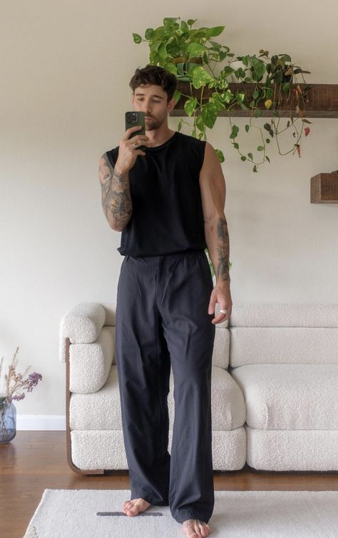 Sleeveless Shirt Outfit, Daniel Simmons, Masc Outfits, Shirt Outfit Men, Smart Casual Style, Mens Outfit Inspiration, New Location, Mens Fashion Casual Outfits, Fashion Attire