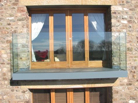 Floating Balcony, Glass Balcony Ideas, Balcony Architecture, Glass Juliet Balcony, Balcony Glass Design, Cottage Extension, Glass Balcony, Balcony Window, Juliet Balcony