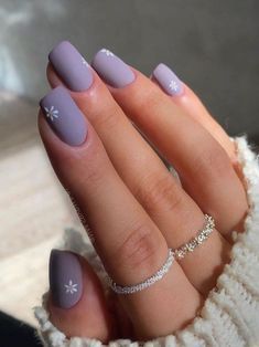 Fall Mauve Nails, Mauve Nail Polish, Purple Gel Nails, Nail 2024, Pearl Nail Art, Pearl Nail, Mauve Nails, Plain Nails, Squoval Nails