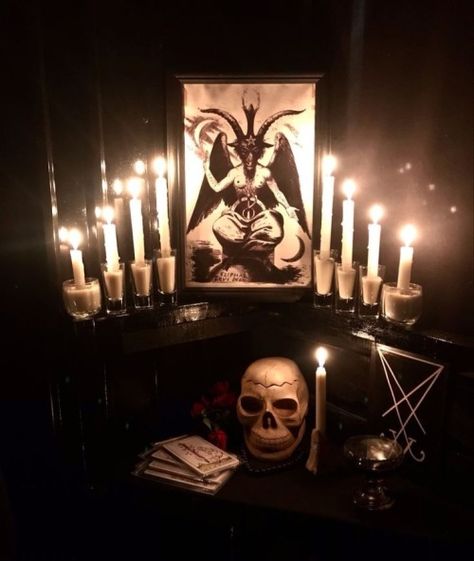 Satanic Halloween Decor, Satanic Room Aesthetic, Satanic Room Decor, Ritual Satanico, Satanic Altar, Satanic Decor, Satanic Skull, Spiritual Satanism, Dark Ritual