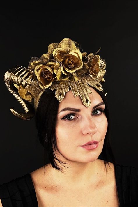 Crown With Horns, Horned Fairy, Carnival Looks, Flower Crown Fairy, Fairy Headdress, Christmas Headdress, Crown Fairy, Christmas Photo Shoot, Golden Horn