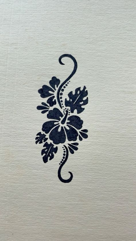 Hawaiian Flower Henna, Hawaiian Henna Designs, Cute Hawaiian Tattoos, Henna Tattoo Designs Summer, Beachy Henna Designs, Hawaiian Flowers Drawing, Hawaiian Drawing, Hawaiian Hibiscus Tattoo, Henna Hibiscus