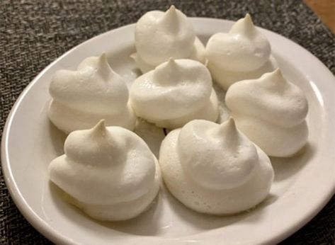 Keto-Approved Meringues Recipe | Eat This Not That Meringues Recipe, Icebox Pie, Meringue Recipe, Sheet Pan Suppers, Sugar Alternatives, Eat This Not That, Easy Zucchini, Monk Fruit, French Dessert