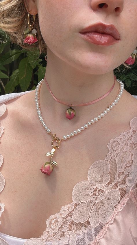 Selfie from the chest up showing half the girls face, wearing rose earrings and rose necklaces. Rose Necklace Aesthetic, Beading Aesthetic, Jewelry Aesthetic Photography, Jewelry Making Aesthetic, Ethereal Jewelry, Diy Jewelry Necklace, Jewelry Accessories Ideas, Clay Jewelry Diy, Rose Jewelry