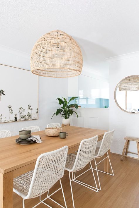 Scandinavian Interior Style, Ground Floor Apartment, Neutral Dining Room, Coastal Dining, Floor Apartment, Byron Bay Australia, New South Wales Australia, Style Deco, Oak Dining Table