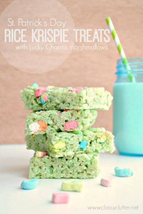 St. Patrick's Day rice krispie treat dessert recipe. #stpatricksday #stpats #green #dessert St Patrick Day Treats, Fete Saint Patrick, Lucky Charms Marshmallows, St Patties, Diy Easy Recipes, St Patricks Day Food, Saint Patties, Oreo Dessert, Baileys Irish Cream