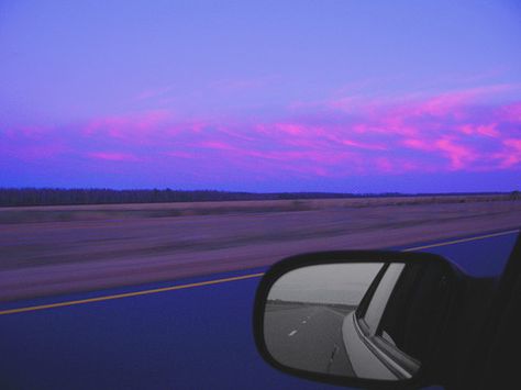 purple sunsets Pretty Sky, Pink Sky, Purple Aesthetic, Nature Aesthetic, Pretty Places, Sky Aesthetic, Sunrise Sunset, Pretty Pictures, A Car