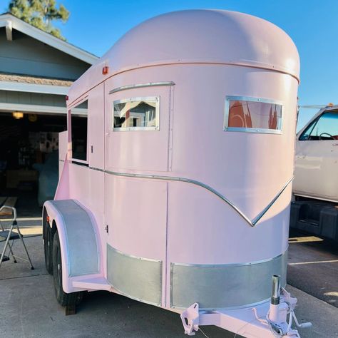 Campfire Trailers - Horse Trailer Mobile Bar, Mobile Bar Sales Pink Horse Trailer Bar, Pink Horse Trailer, Dessert Trailer, Trailer Aesthetic, Horse Trailer Mobile Bar, Trailer Mobile Bar, Vintage Horse Trailer, Trailer Business, Pink Camper