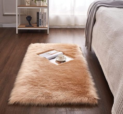 Link in picture Bedside Rug Ideas, Bedside Rugs, Cute Living Room, Faux Sheepskin Rug, Fur Carpet, Woollen Blankets, Rugs Living Room, Cosy Living, Cosy Living Room