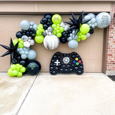 Level Up Birthday Party Decorations, Nintendo Decorations, Playstation Birthday, Nintendo Decor, Game Truck Party, Video Games Birthday Party, Fortnite Birthday, Gamer Birthday, Video Games Birthday