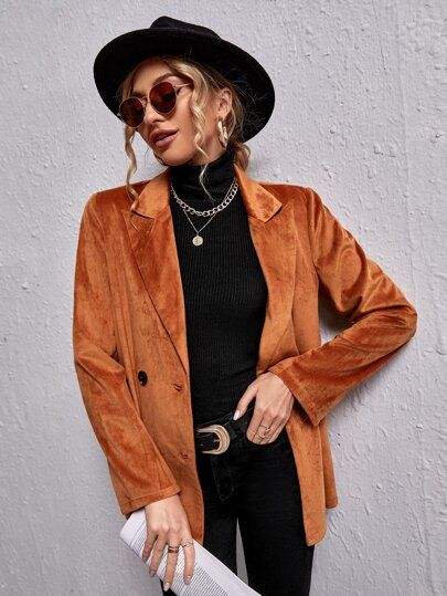 Peak Collar Double Breasted Velvet Blazer | SHEIN USA Velvet Blazer Outfit, Velvet Blazer Women, Suede Suit, Women Blazers, Women Suits, Suede Blazer, Velvet Suit, Blazer Outfit, Velvet Blazer