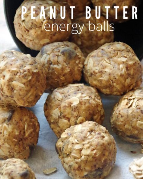 Oatmeal Energy Bites, Energy Bites Healthy, Oatmeal Bites, Peanut Butter Energy Bites, Energy Balls Healthy, Energy Bites Recipes, Protein Oatmeal, No Bake Energy Bites, Protein Packed Snacks